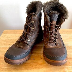 MERRELL WINTER BOOTS SIZE 7.5